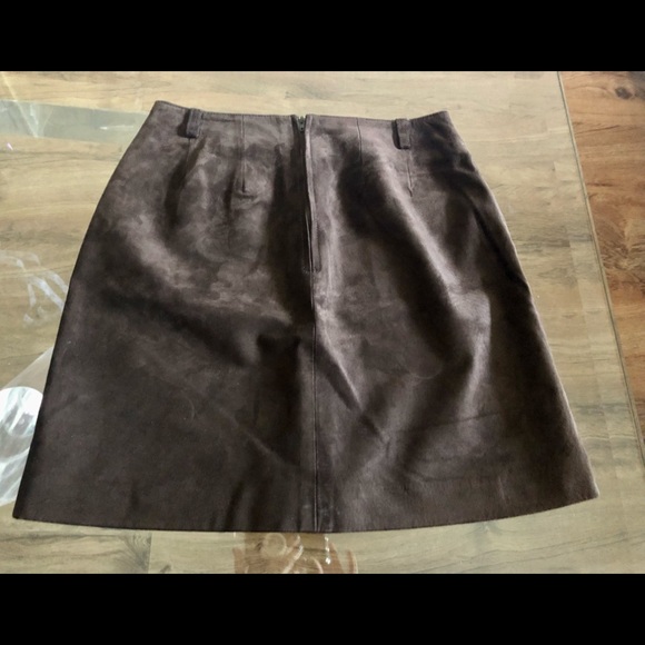 SIENA STUDIO Brown Suede Miniskirt, Size 2 - Picture 6 of 7